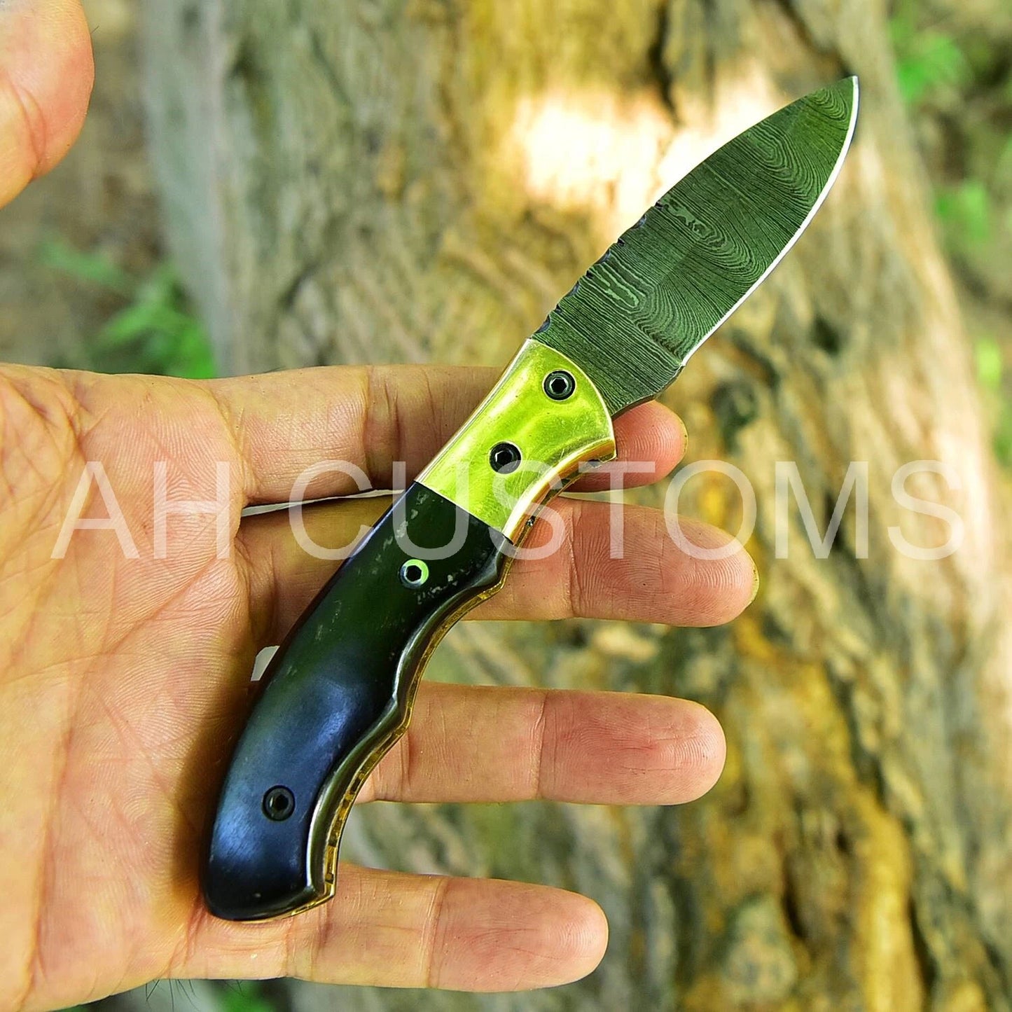 Premium Handmade Damascus Steel Folding Pocket Knife – Buffalo Horn & Brass Bolster Handle | 512 Layers | Leather Sheath Included