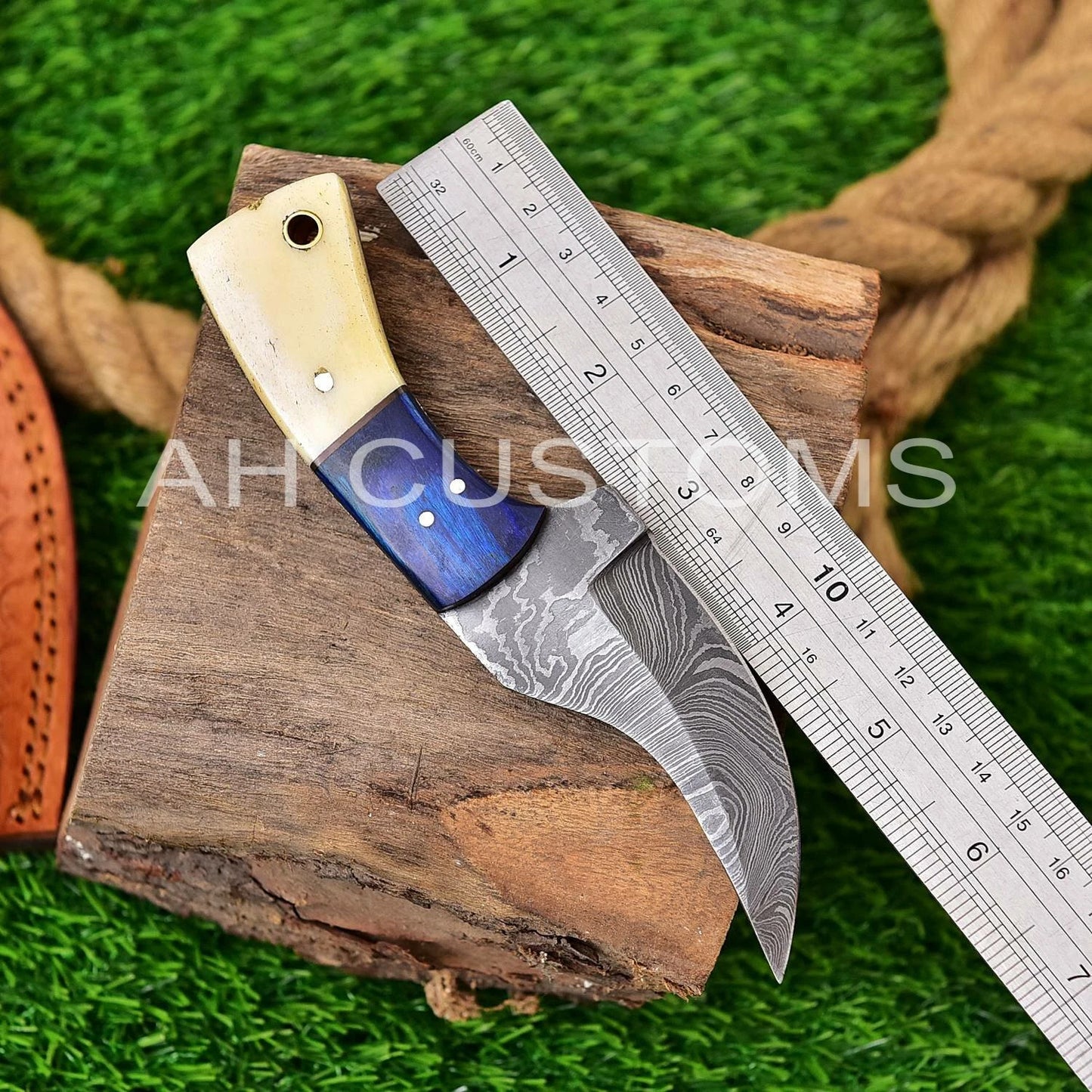Hand Forged Damascus Steel Utility Tool with Wood Handle & Leather Sheath – 512 Layers Compact Outdoor EDC