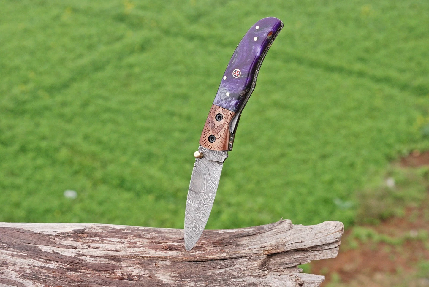 Premium Hand-Forged Damascus Folding Pocket Knife – Engraved Bolster Handle | 512 Layers | Leather Sheath Included