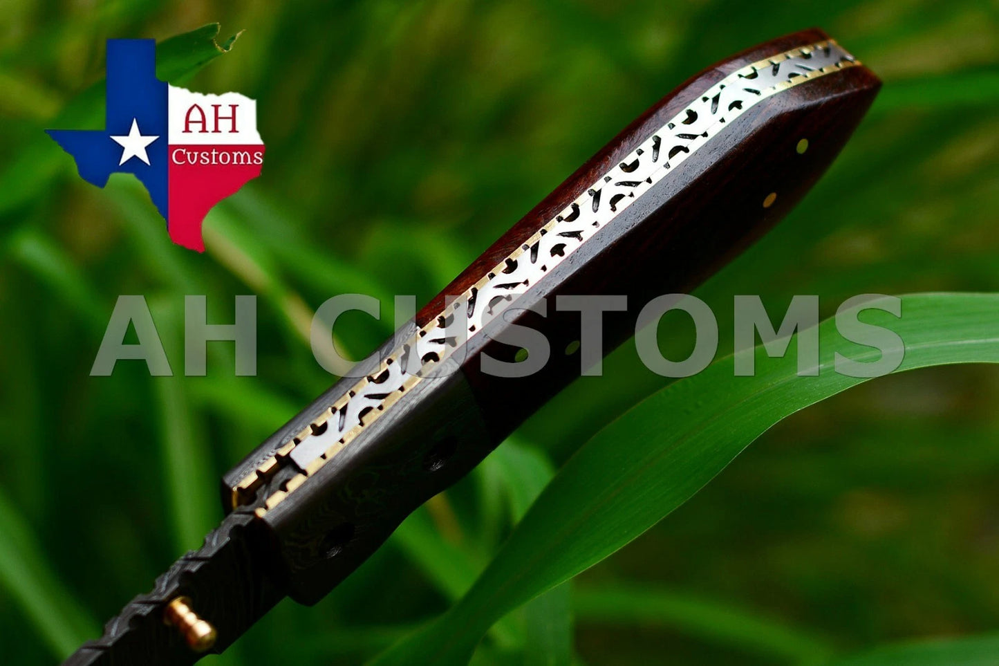 Handmade 512-Layer Damascus Steel Folding Pocket Knife with Wood Handle & Leather Sheath