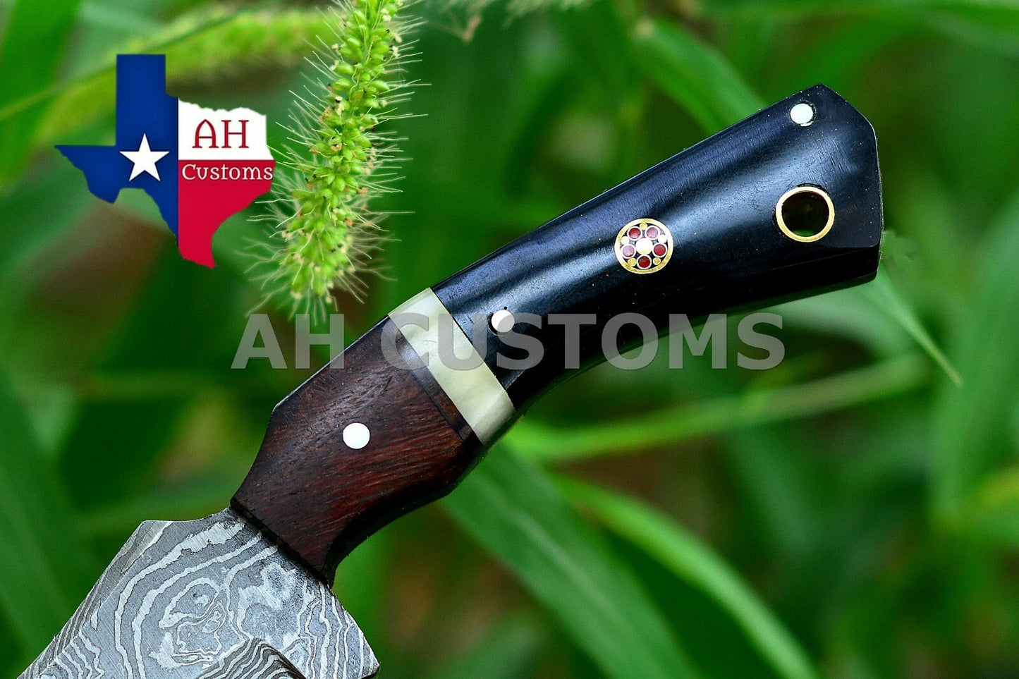 Hand Forged Damascus Steel Skinner Style Fixed Blade Knife with Wood & Horn Handle – 512 Layers Compact EDC Knife with Leather Sheath