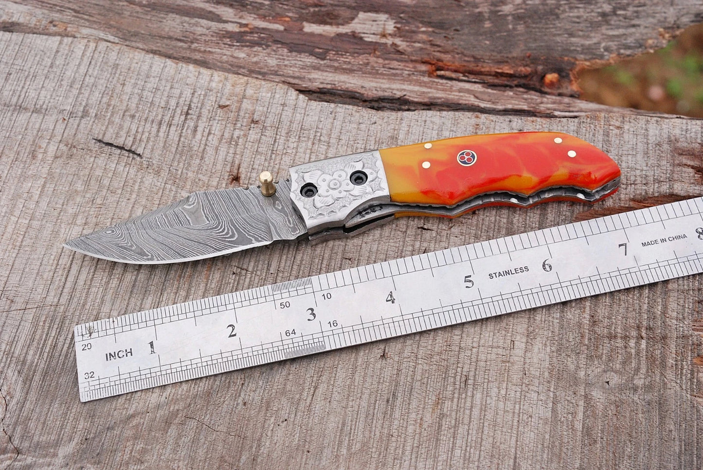 Premium Hand-Forged Damascus Folding Pocket Knife – Engraved Bolster Handle | 512 Layers | Leather Sheath Included