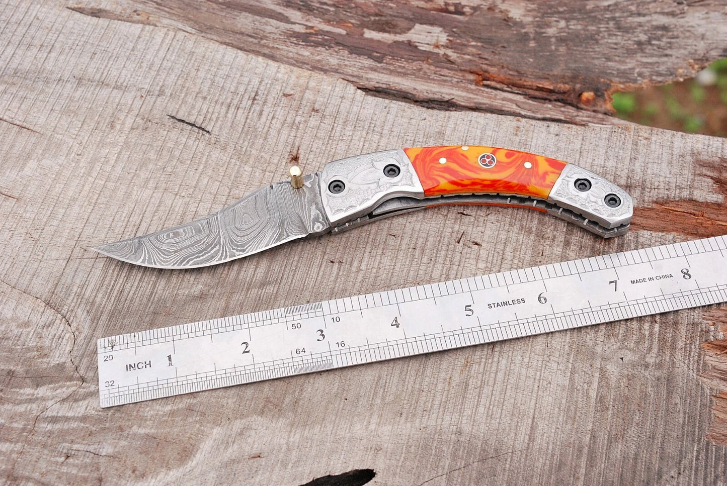 Hand-Forged Damascus Folding Pocket Knife – 512 Layers Steel, Engraved Bolster Handle, Leather Sheath