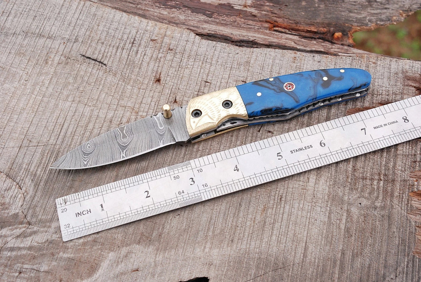 Premium Hand-Forged Damascus Folding Pocket Knife – Engraved Bolster Handle | 512 Layers | Leather Sheath Included