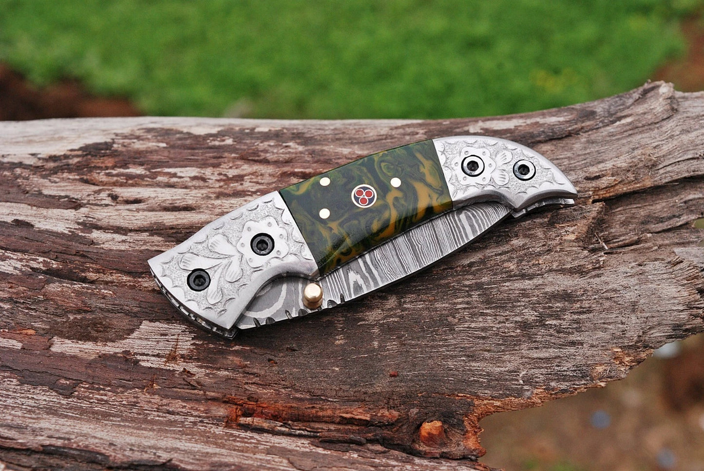 Premium Hand-Forged Damascus Folding Pocket Knife – Engraved Bolster Handle | 512 Layers | Leather Sheath Included