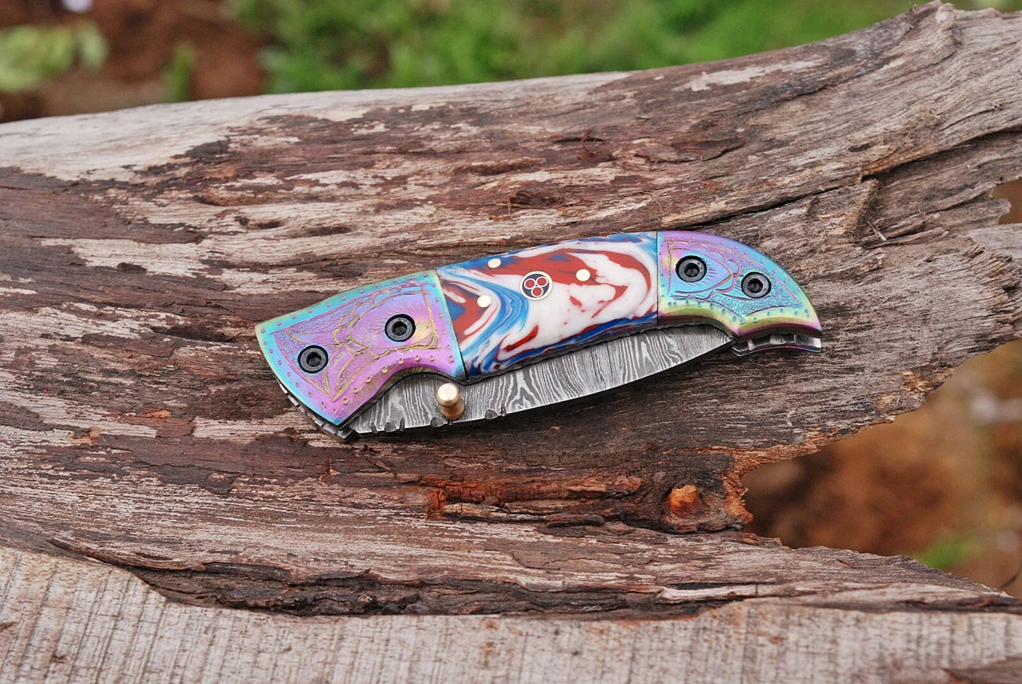 Premium Hand-Forged Damascus Folding Pocket Knife – Engraved Bolster Handle | 512 Layers | Leather Sheath Included