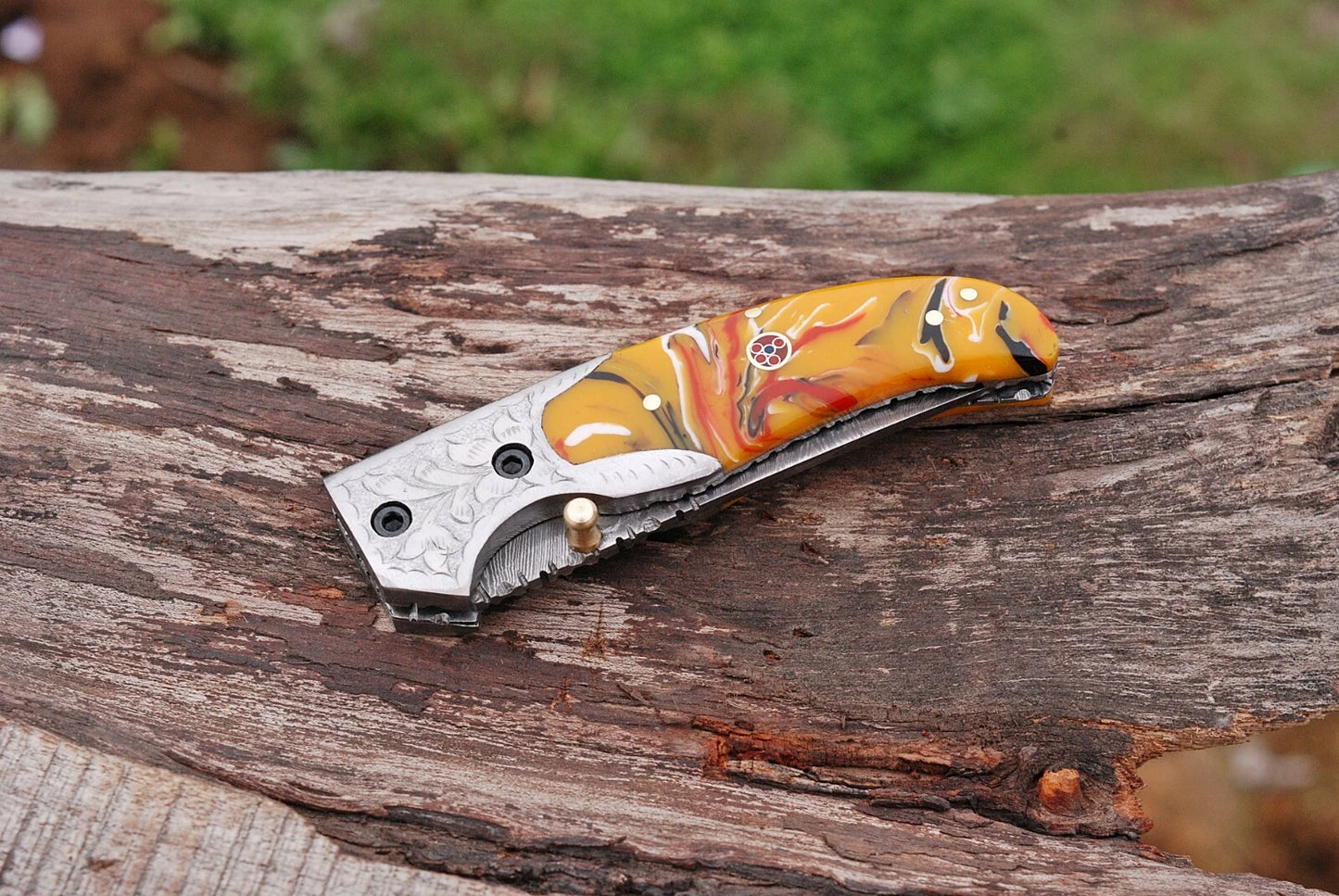 Premium Hand-Forged Damascus Folding Pocket Knife – Engraved Bolster Handle | 512 Layers | Leather Sheath Included