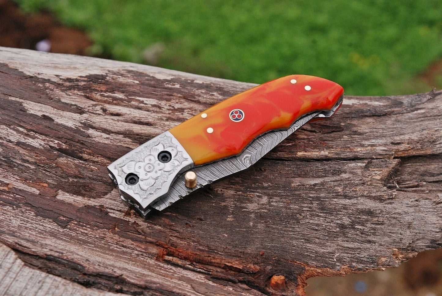 Premium Hand-Forged Damascus Folding Pocket Knife – Engraved Bolster Handle | 512 Layers | Leather Sheath Included