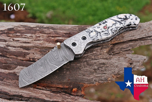 Premium Hand-Forged Damascus Folding Pocket Knife – Engraved Bolster Handle | 512 Layers | Leather Sheath Included